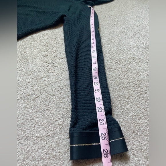 Nike Pro Women’s Icon Clash Hooded Dry Fit Long Sleeve Black/Metallic Gold XS - Picture 16 of 16